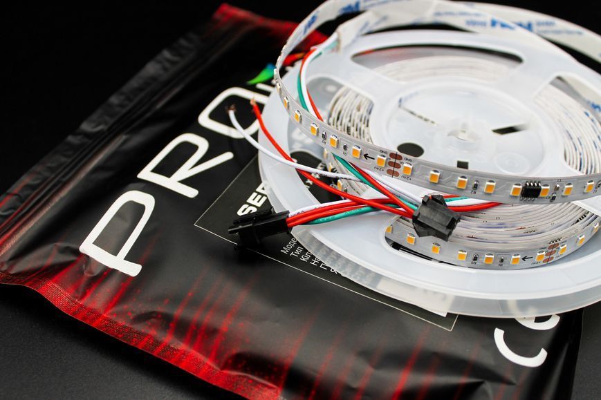 Світлодіодна LED стрічка PROLUM&trade; RUN 24V; 2835\120; IP20; Series "SMART", Тепло-Білий (2800-3200K) 350017 фото