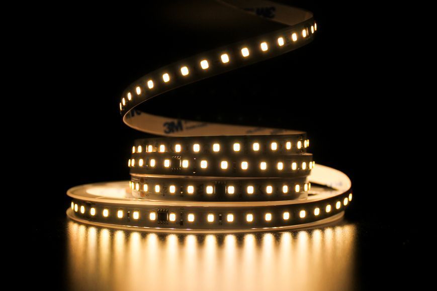 Світлодіодна LED стрічка PROLUM&trade; RUN 24V; 2835\120; IP20; Series "SMART", Тепло-Білий (2800-3200K) 350017 фото